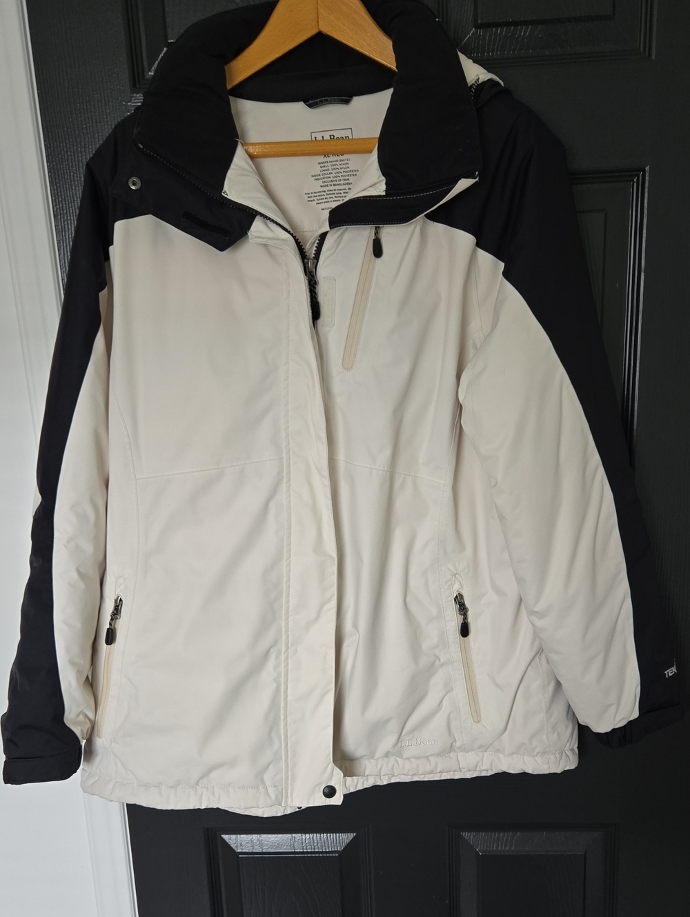Women's L.L. Bean Two-Tone Ski Jacket in Cream and Black